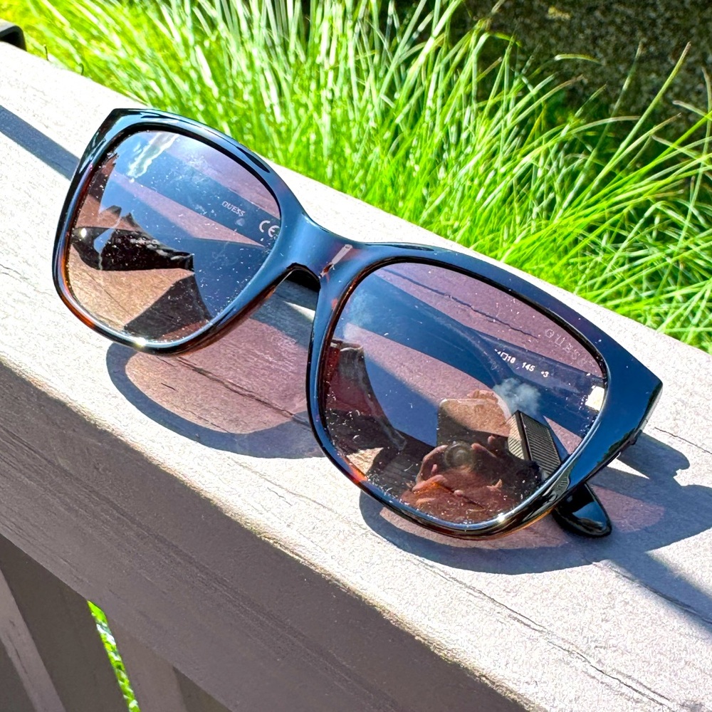 Guess Plastic Black Sunglasses with “G Logo” Stems